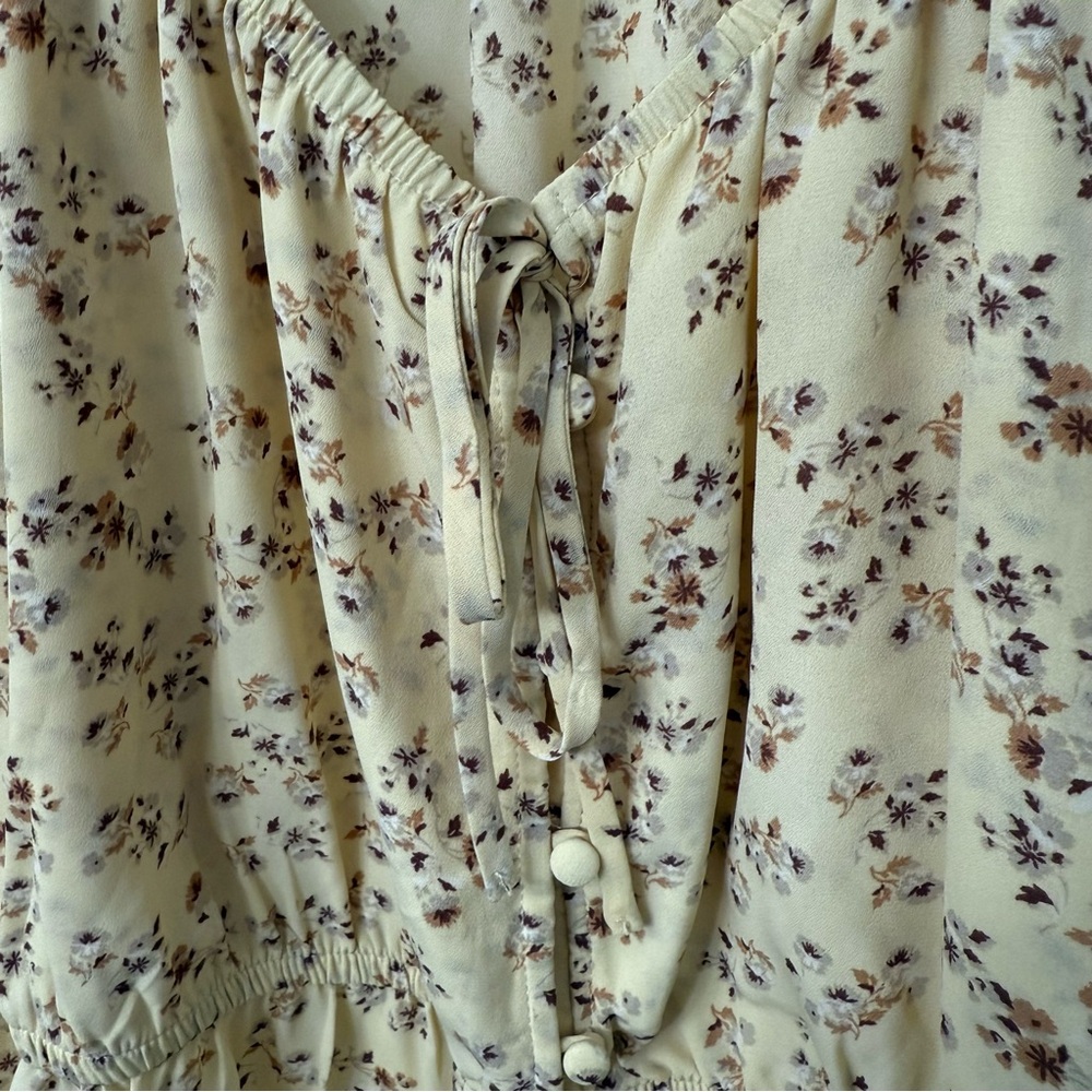 NWT☀️Melrose & Market Woven Peplum Button Up & Tie Front Top Yellow Ditsy Floral - Picture 4 of 6
